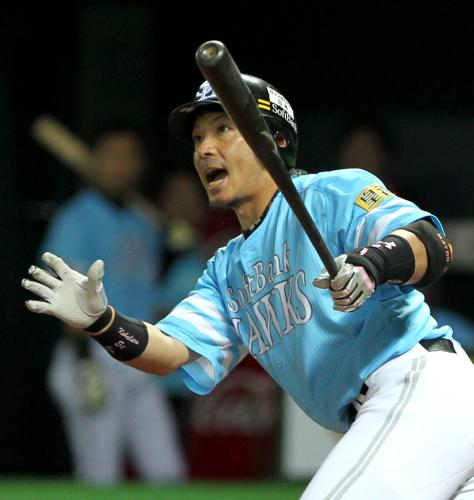 ＜ソ・西＞５回１死、左越えに２試合連続の本塁打を放った松田