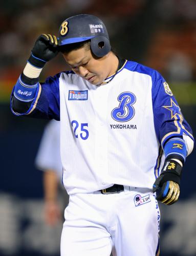 ４回、満塁の好機で遊ゴロに倒れた横浜・村田