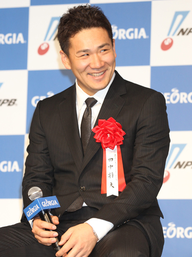 ジョージア魂賞・年間大賞表彰式で、ジョージア魂年間大賞を受賞した田中は、中田から「対戦したくない投手」と言われ苦笑い