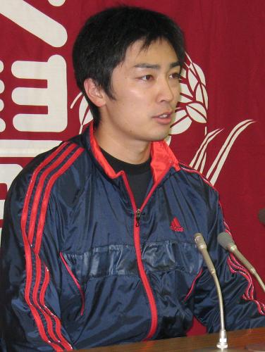 米国から帰国し記者会見するオリオールズへ移籍した和田毅投手