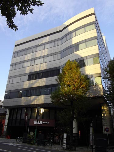 ヤクルトが来年３月に移転する北青山の新球団事務所ビル（移転場所は４階）