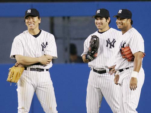 ともにヤンキースで世界一を味わった（左から）松井、デーモン、アブレイユ