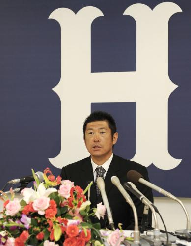 今季限りでの現役引退を表明するプロ野球広島の石井琢朗内野手