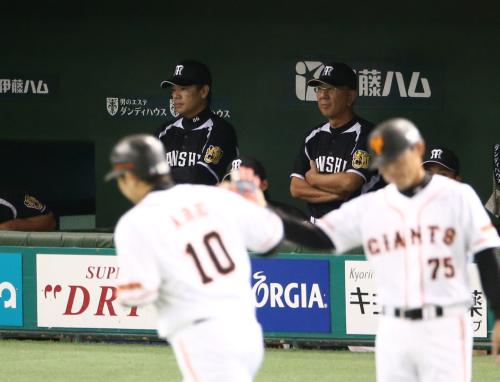 ＜巨・神＞３回、阿部にソロ本塁打を打たれ、険しい表情の和田監督