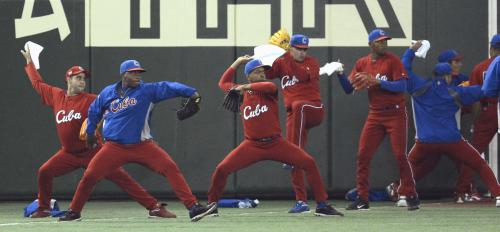 ２次ラウンドの初戦のオランダ戦がデーゲームのため、投手陣のみが練習を行ったキューバ代表