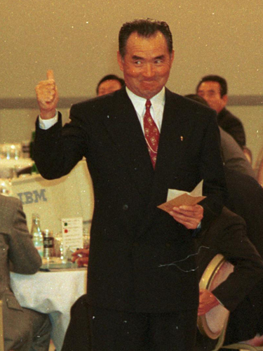９２年ドラフトで松井を引き当てた巨人・長嶋監督（当時）