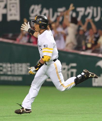 ＜ソ・Ｄ＞初回２死満塁、左越え満塁本塁打を放った松田