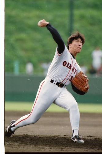 巨人在籍時の９６年に打撃投手を務める松井
