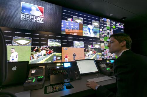 米大リーグで今季から拡大するビデオ判定の映像を管理するセンター