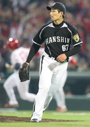 ＜広・神＞５回２死一・三塁、岩崎は大瀬良に２点適時二塁打を打たれる