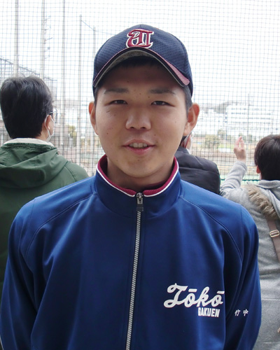 松井裕と桐光学園野球部同期の小国颯外野手。闘病生活で現在も同校３年に籍を置く