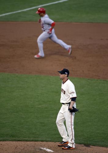 カージナルス戦の３回、ウォンにソロ本塁打を浴びたジャイアンツのボーグルソン（ＡＰ）