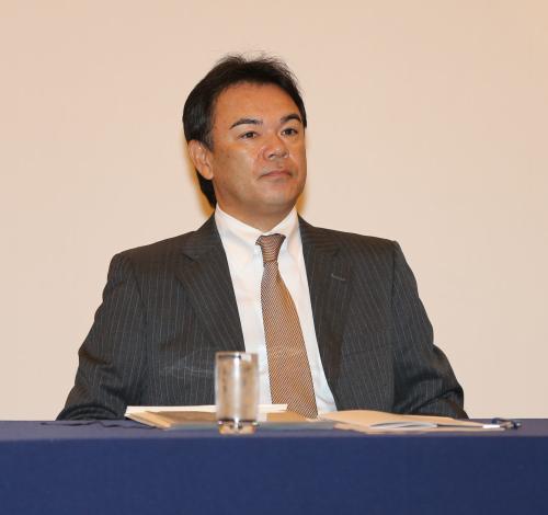 ドラフト前日に都内のホテルで行われたスカウト会議に出席する和田監督