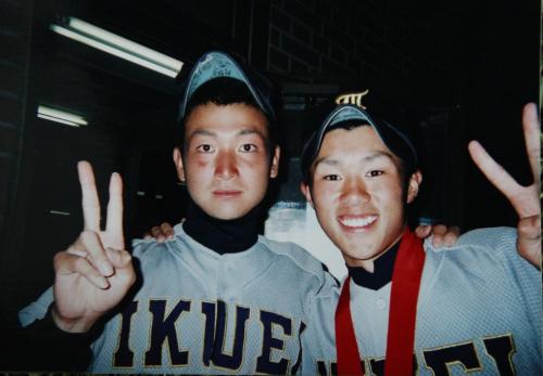 東日本大震災で亡くなった由規の仙台育英時代の先輩・斎藤泉さん（左）