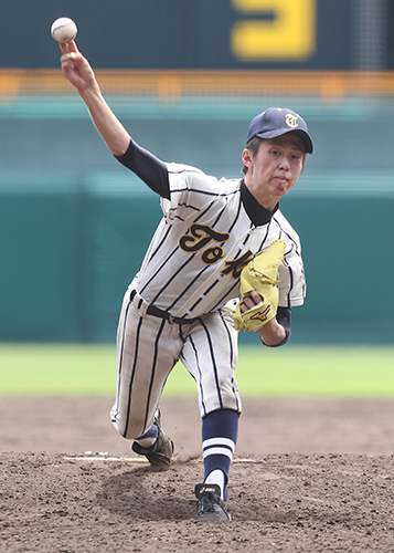 昨夏の甲子園・九州国際大付戦で、５安打１失点で完投勝利を挙げた西嶋