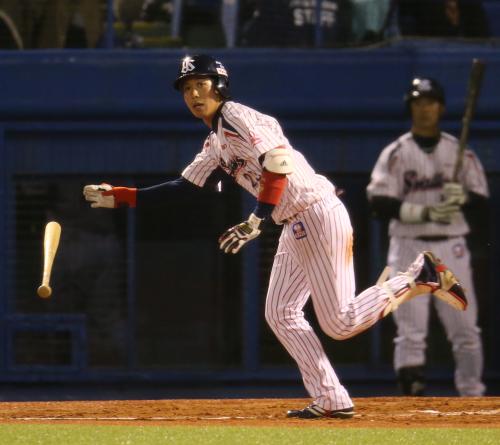 ＜ヤ・神＞８回１死満塁、山田はこの日２本塁打目となる満塁本塁打を放つ