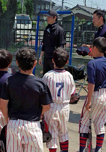 野球スクールを開校する坂元弥太郎氏