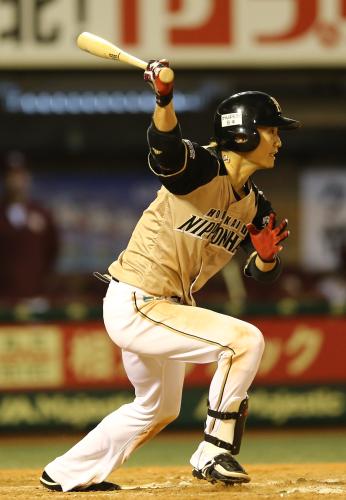 ＜楽・日＞９回、西川はこの日３安打目となる適時三塁打を放つ