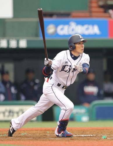 ＜西・Ｄ＞５回１死二塁、右翼線適時三塁打を放つ西武・木村昇
