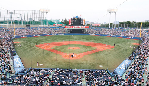 東京五輪・パラリンピック組織委が期間中の借用を求めている神宮球場
