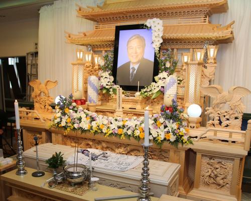 豊田泰光氏の告別式では棺に西鉄のユニホームがかけられた