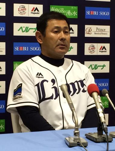 試合後に辞任を発表する西武・田辺監督