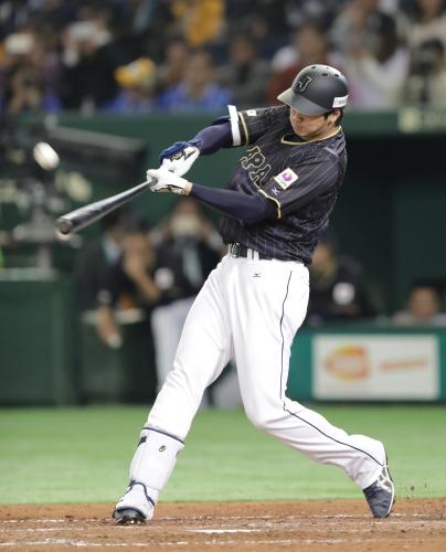 侍ジャパン 代打・大谷が仰天“天井消え二塁打”、02年には松井が記録 