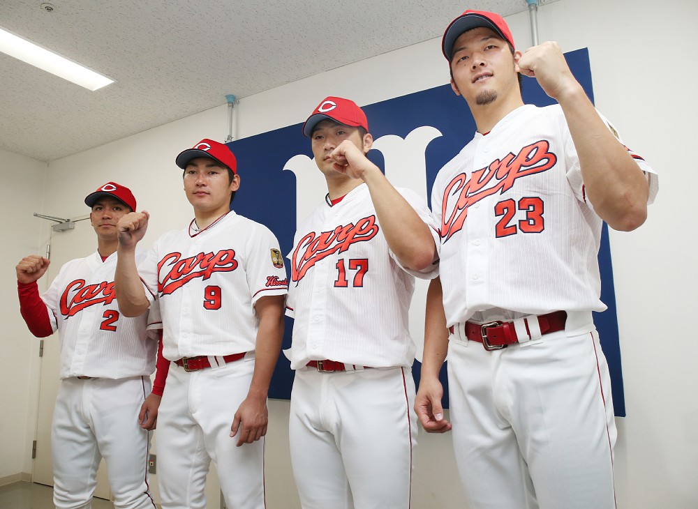 監督推薦でオールスター出場を決めた（左から）田中、丸、岡田、薮田