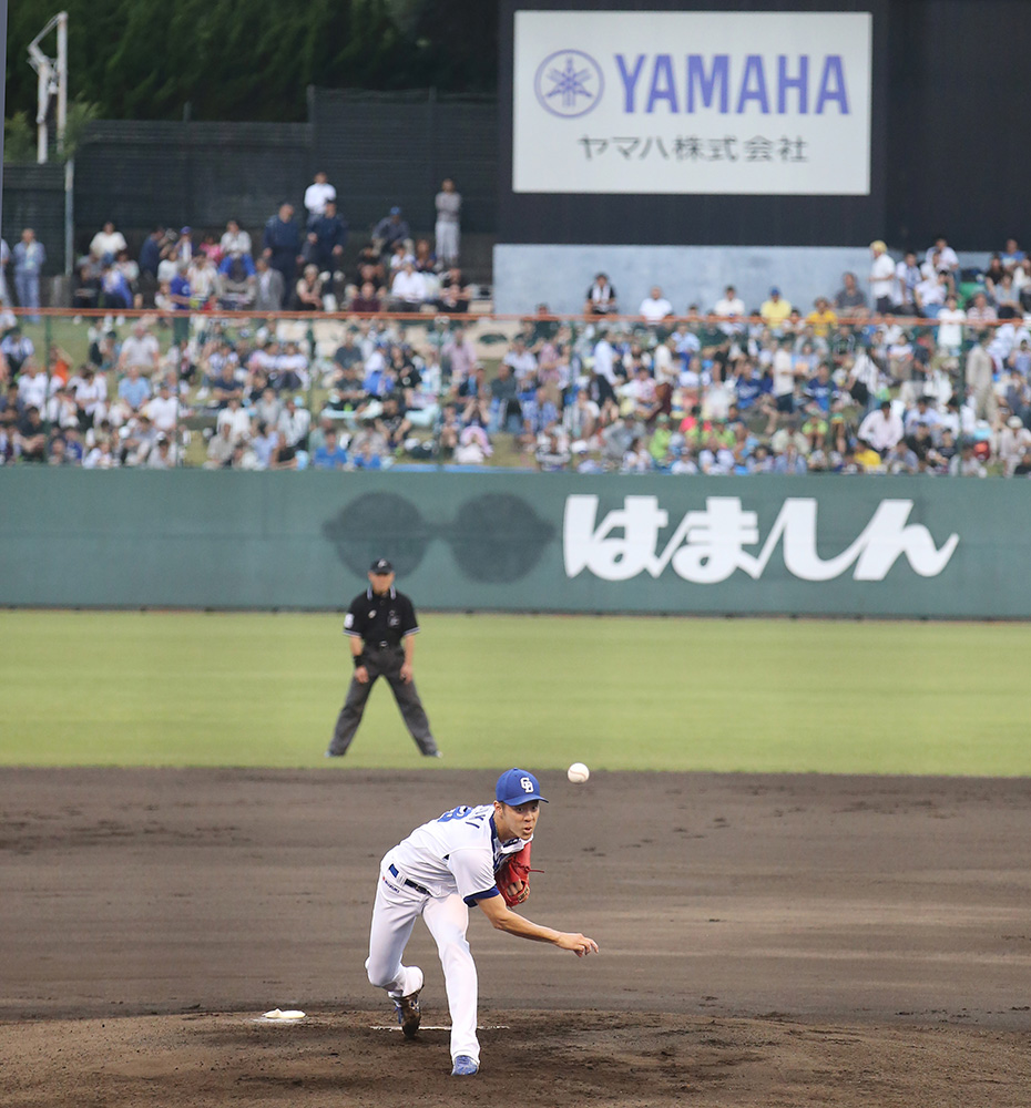 地元・浜松での凱旋登板となった６月２７日の阪神戦で、６回１／３を３安打１失点で勝ち投手となった鈴木