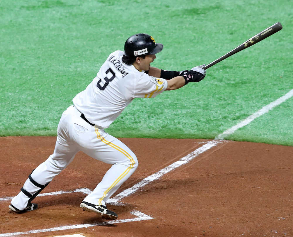 初回２死一、三塁、右越えに適時二塁打を放った松田