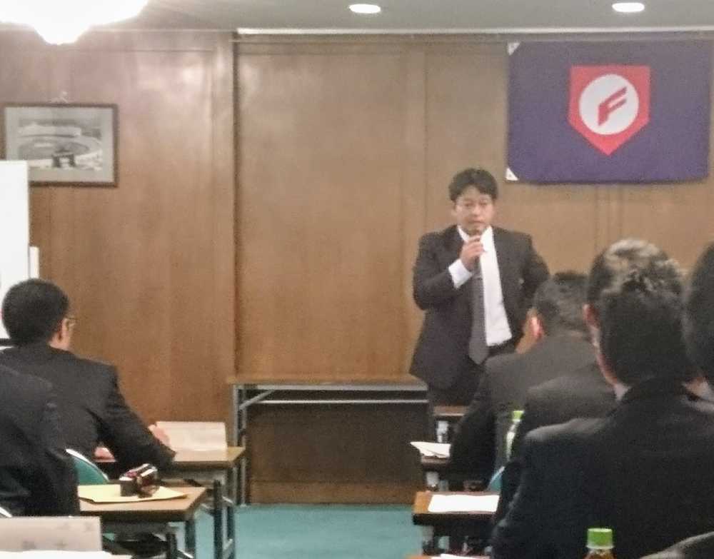 甲子園塾で講演する花咲徳栄・岩井隆監督