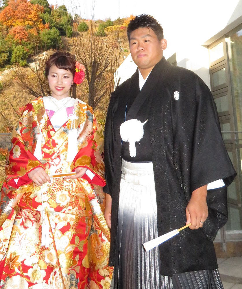 挙式し、幸せいっぱいの巨人・田口と芽衣夫人