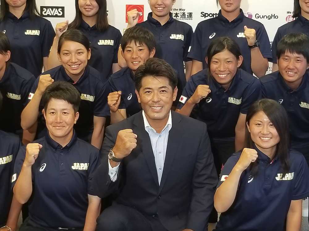 侍ジャパン女子代表を激励した、トップチームの稲葉篤紀監督