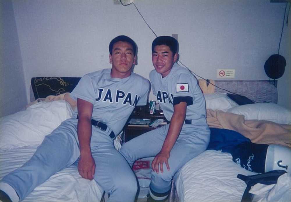 ともに日本代表に選出された松井氏（左）と山口氏の、宿舎でのツーショット