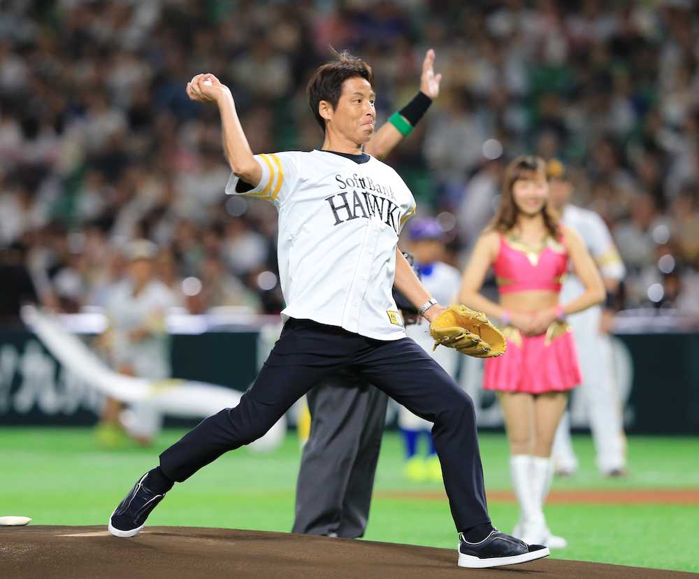 前サッカー日本代表監督 西野氏 ワンバン始球式 本番に弱いですね スポニチ Sponichi Annex 野球