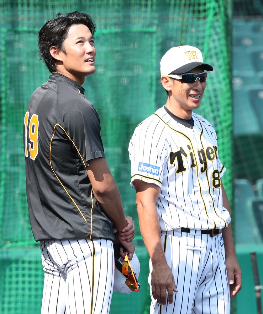 藤浪（左）と矢野監督