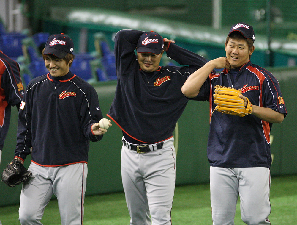 ２００９年２月、ＷＢＣ日本代表の練習で談笑する（左から）杉内、村田、松坂