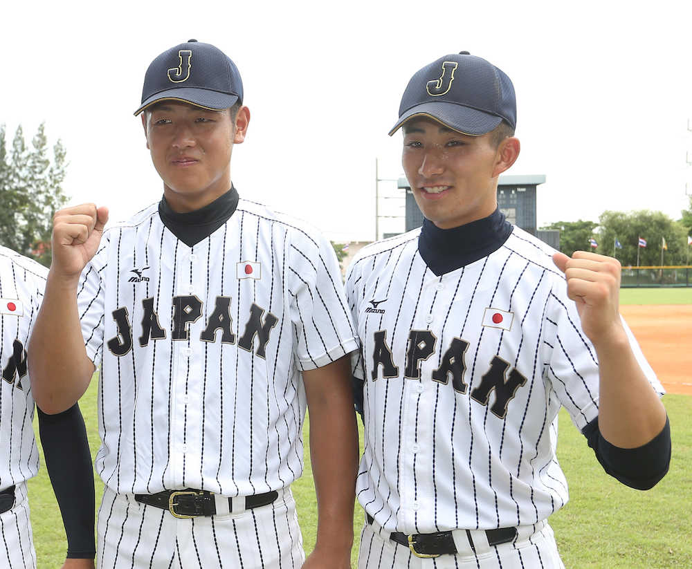 １４年、Ｕ―１８アジア選手権でチームメートだった岡本（左）と小島