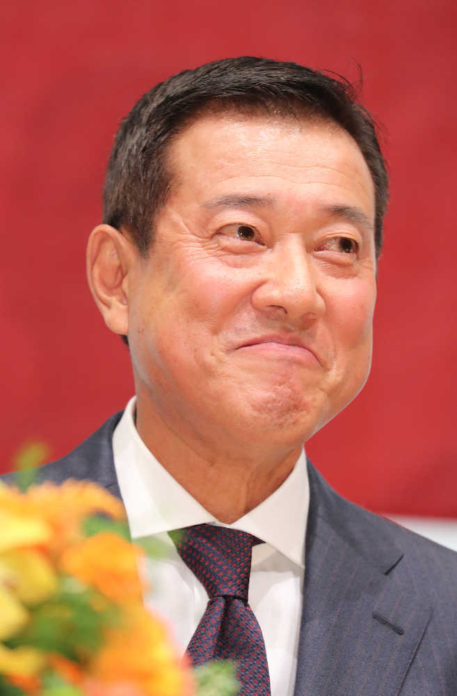 【画像・写真】巨人・原監督　母校・東海大の箱根初Ｖに喜び「新年早々、大学の校歌を歌いましたよ」