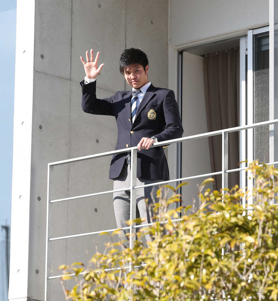 【画像・写真】“カイカイバッテリー”ソフトＢドラ１甲斐野「感動」初対面