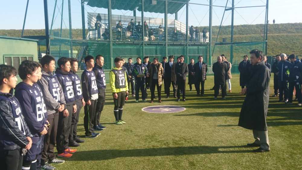 【画像・写真】ヤクルトドラ１清水、初練習に「ワクワク」グラブを新調