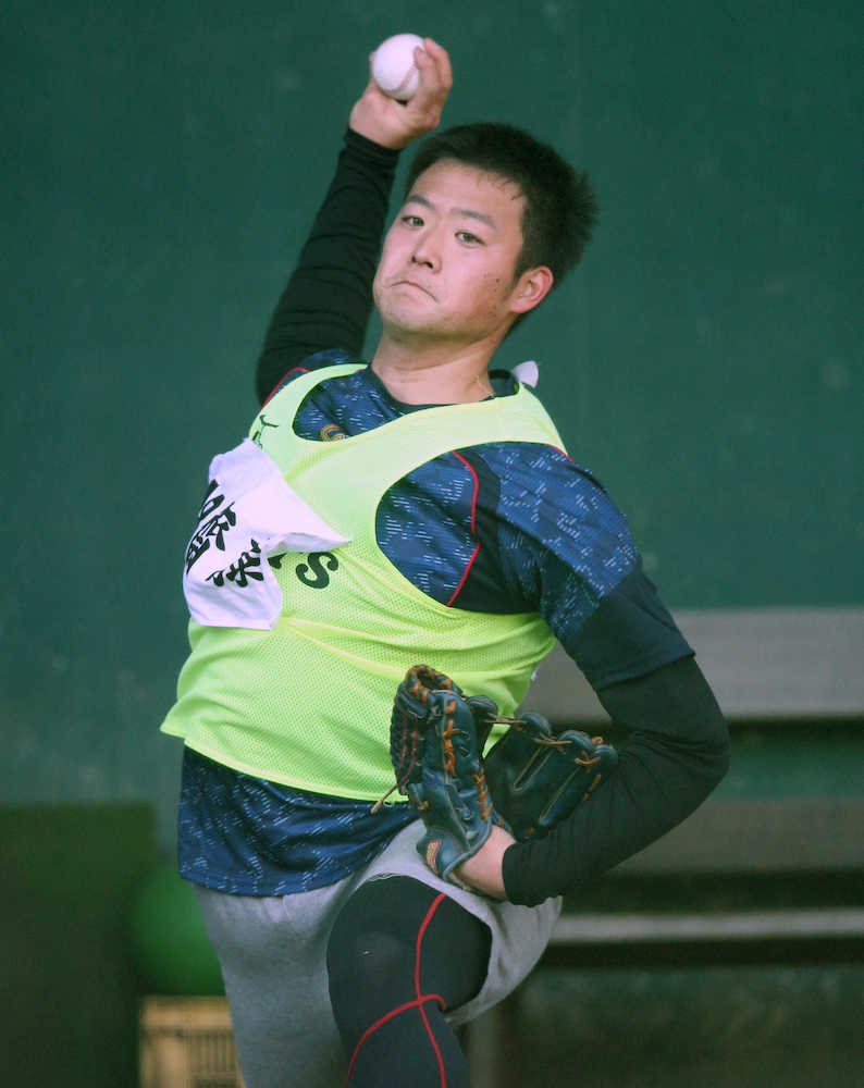 【画像・写真】阪神ドラ４斎藤、新人一番乗りで２４球　ソフトＢ森の動画お手本