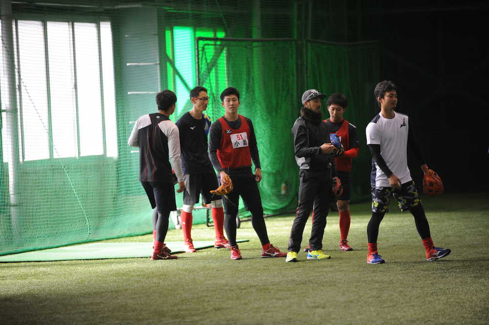 【画像・写真】広島ドラ１小園、憧れ菊池と初対面「オーラ凄かった」動きに感動