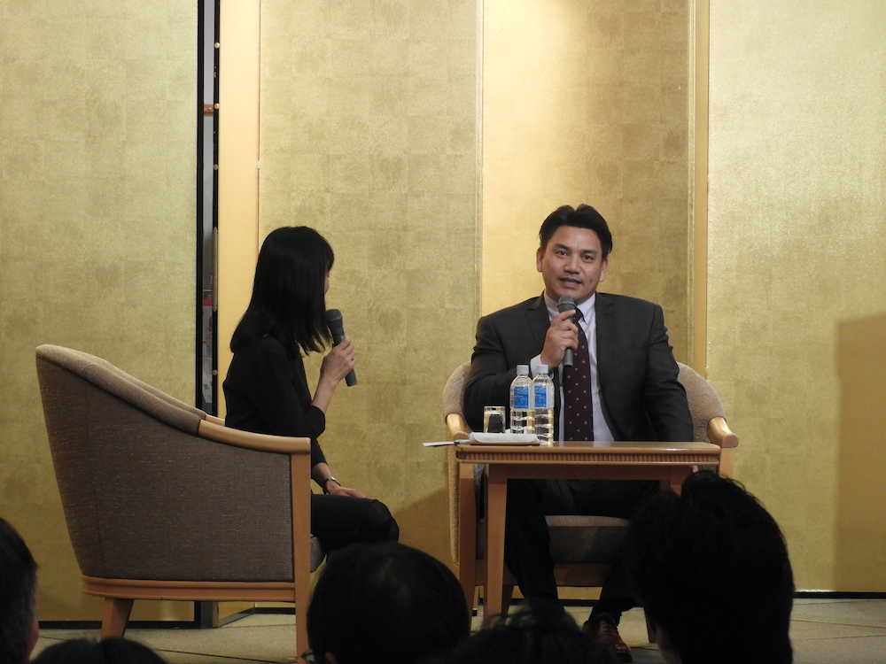 【画像・写真】ロッテ井口監督“疲労解析機器”を熱望　熱海でトークショー