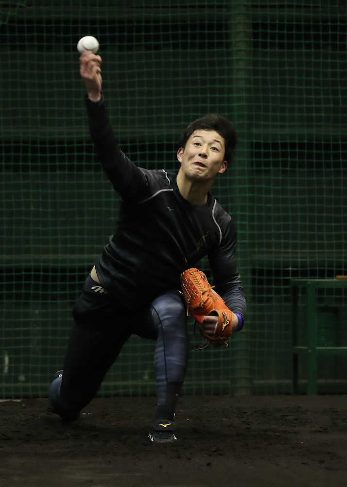 【画像・写真】日本ハム・吉田輝の直球に同期驚き！「今までで一番受けていて手が痛かった」
