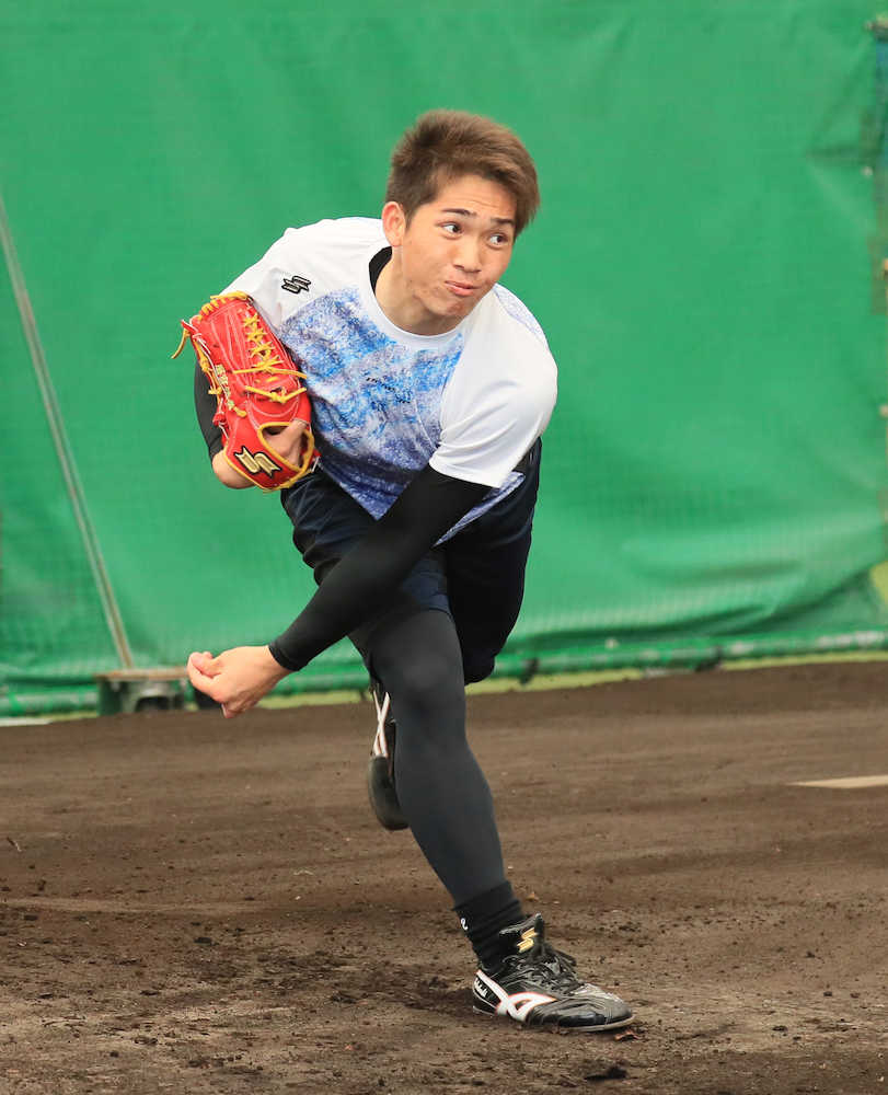 【画像・写真】巨人ドラ１高橋　合同自主トレ初日からブルペン「凄く緊張」