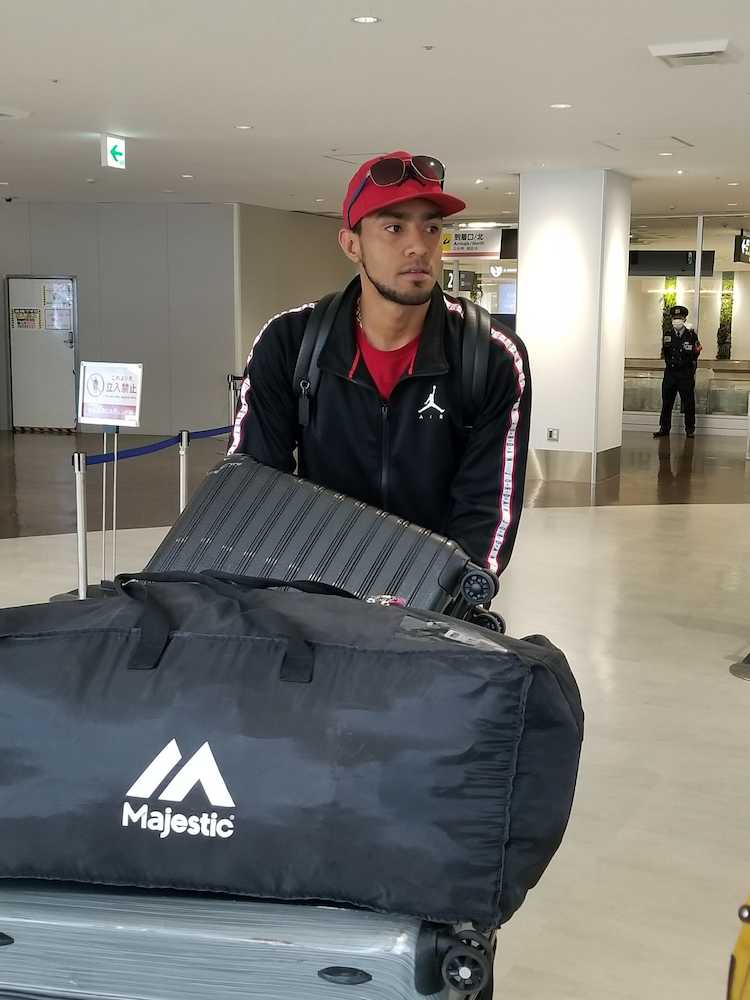 【画像・写真】ソフトＢ　スアレス先発転向へ「任された役割を果たすための準備をしてきた」