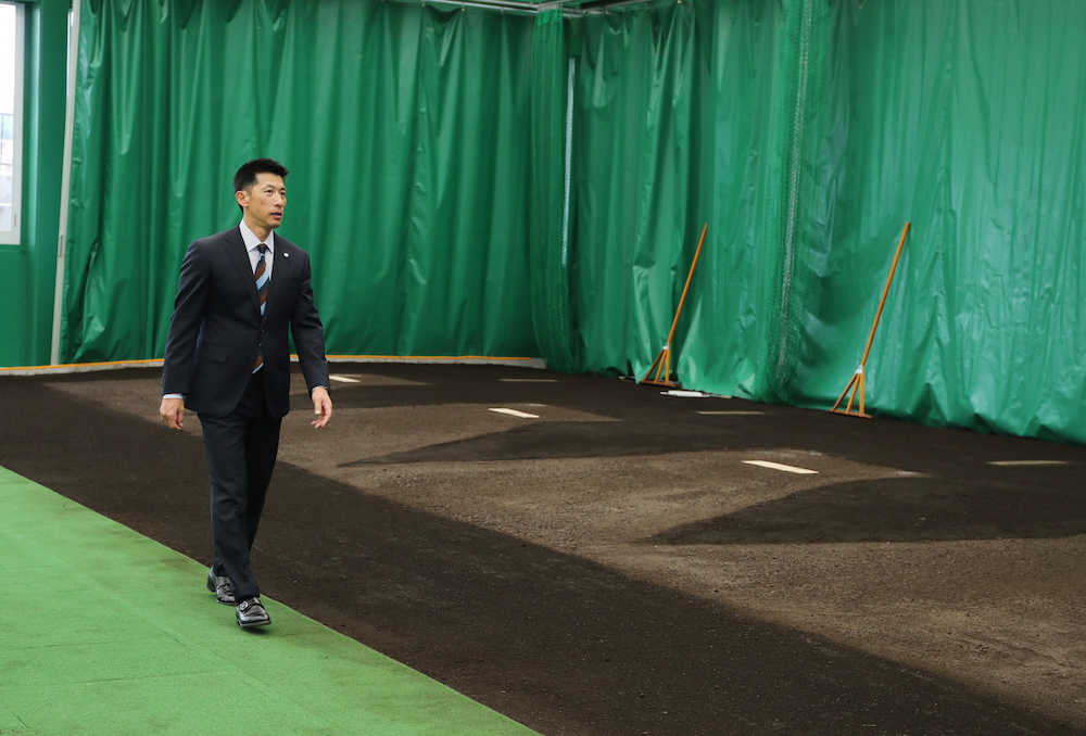 【画像・写真】阪神・矢野監督、５・４億円改修のキャンプ施設を視察「使いやすい」