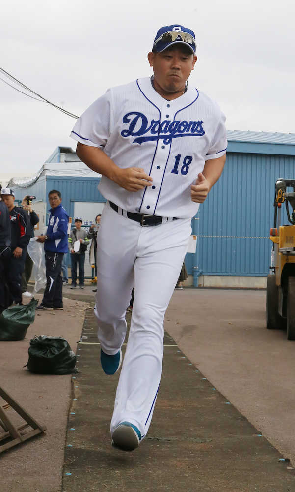 【画像・写真】松坂　次代のスター絶賛、根尾からあいさつ受け「頼もしい面構え」