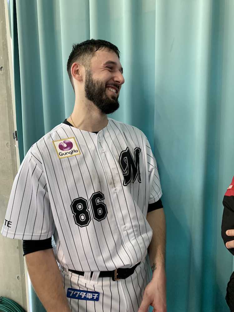 【画像・写真】ロッテ　ボルシンガー合流即ブルペン投球！あれっ！？自慢の長髪が